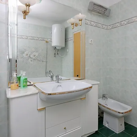 Apartment Apartments With Parking Space Smrika, Kraljevica - 5508