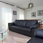 Appartamento With Parking Space Smrika, Kraljevica - 5508 *