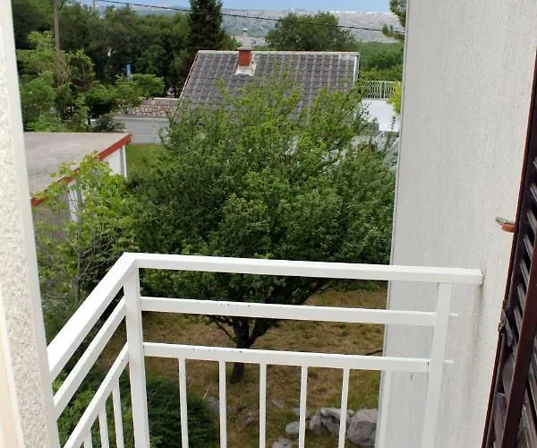 Apartments With Parking Space Smrika, Kraljevica - 5508