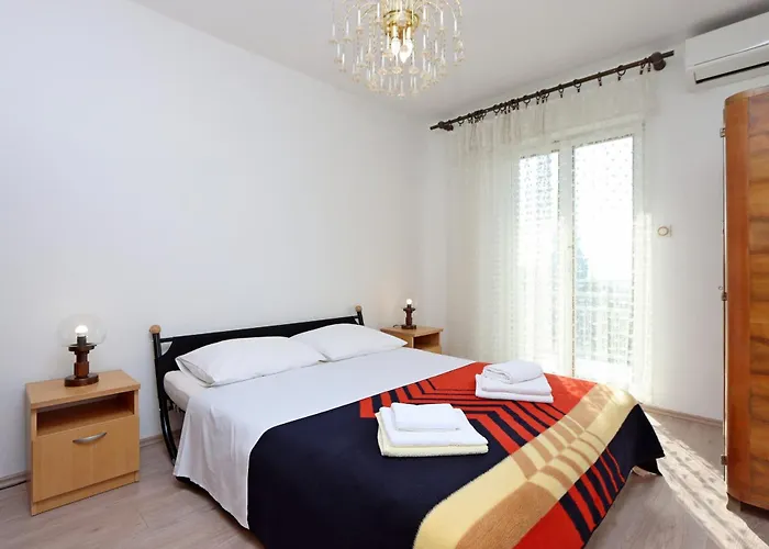 Apartman With Parking Space Smrika, Kraljevica - 5508